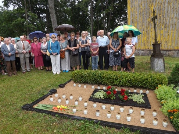 Liongino Neniškio kapas